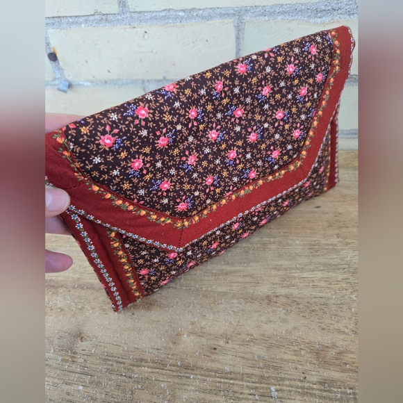 Suttles & Seawinds Quilted Clutch - Picture 2 of 8